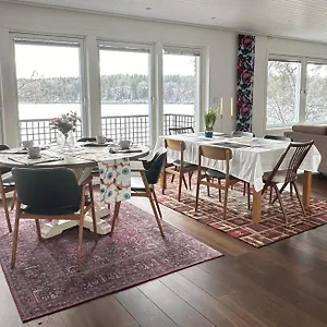 The Luxurious Lakeview Near Villa Ville de Stockholm